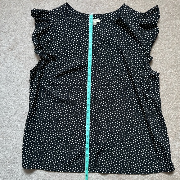 Sleeveless Blouse - Picture 2 of 3